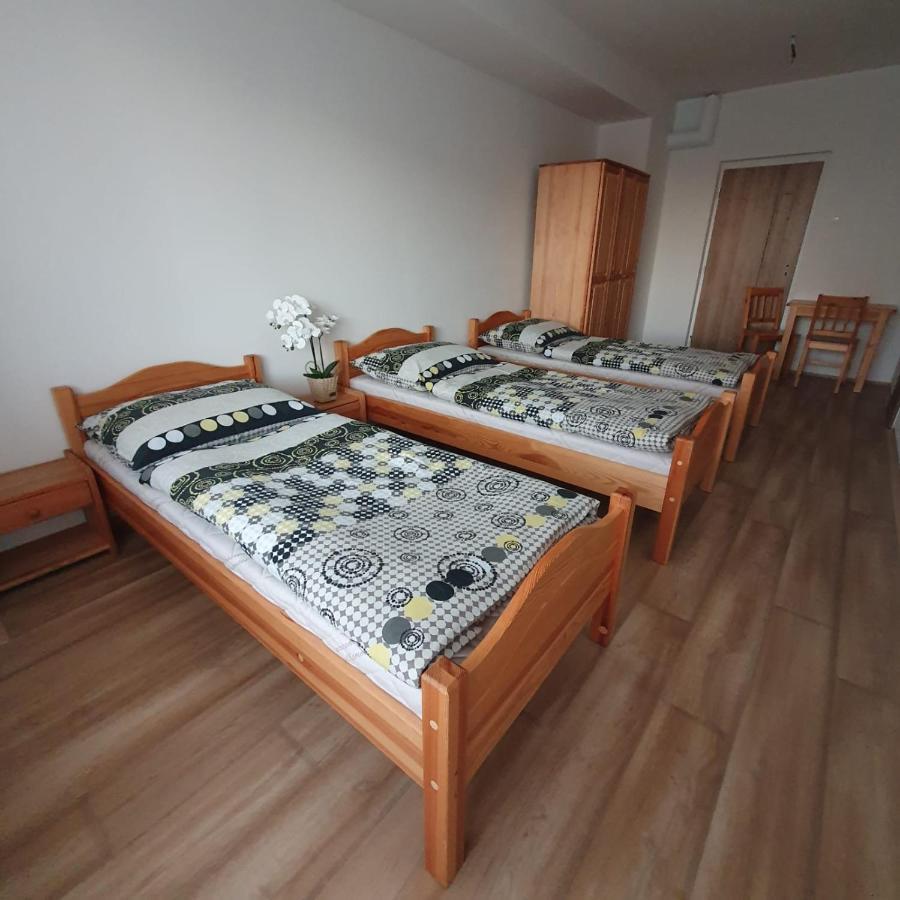 Ubytovanie Funstar Topoľčany Eksteriør bilde